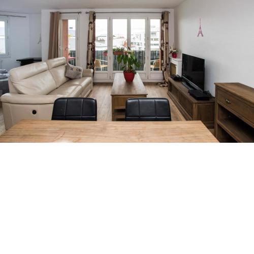 Paris charmant appartement famillial vue Tour Eiffel