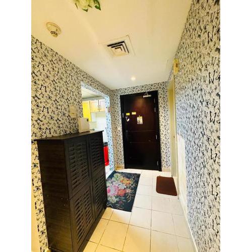 Parititon room near metro