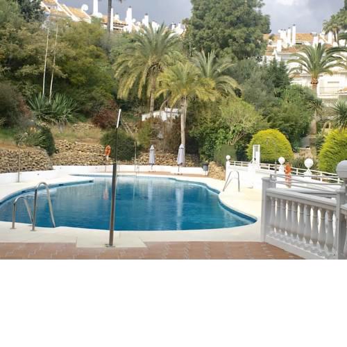 Parque Paraiso, Lower Calahonda - close to amenities and beach