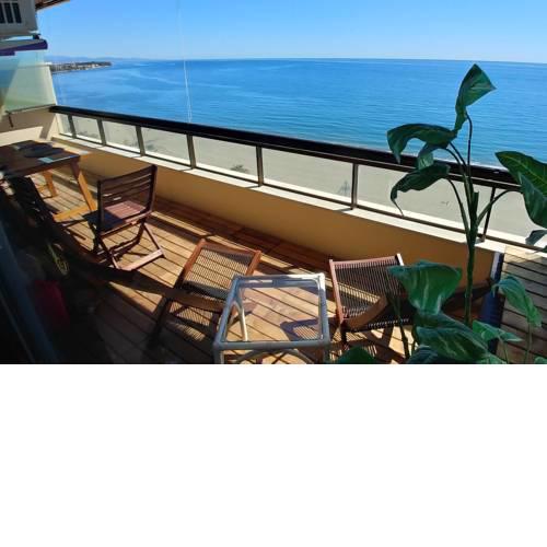 Paseo Estepona - Apartment in 1st line of beach with parking