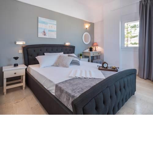 Pasiphae Hotel