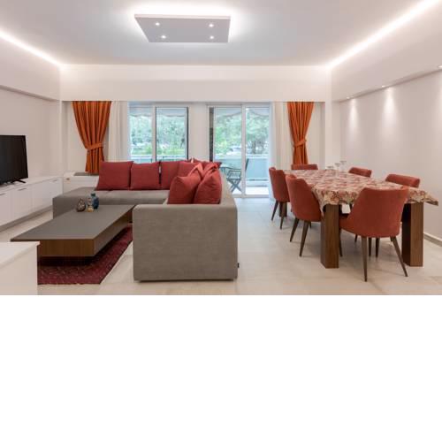 Peaceful 2 bdrm apartment near Nea Smirni Grove