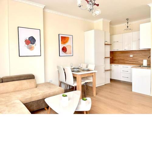 Peaceful Condo in City Center