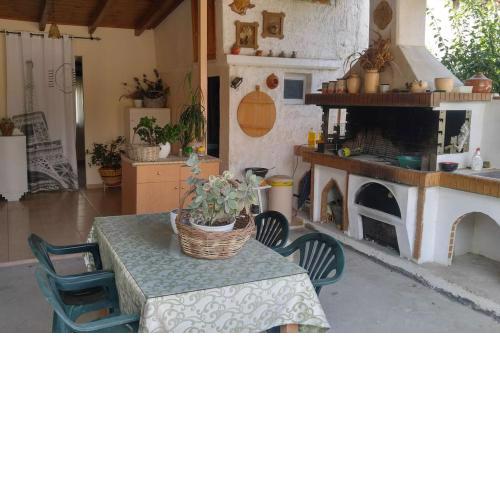 Peaceful Greek Village Home in the countryside