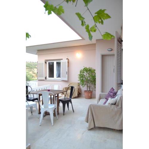 Peaceful House Loutraki Village