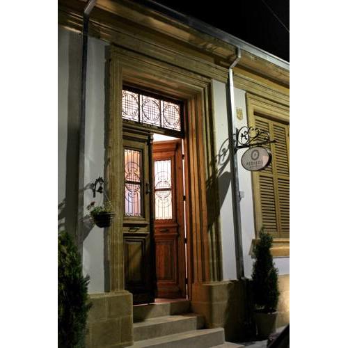 Pedieos Guest House
