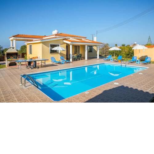 Pegeia Villa Sleeps 6 with Pool Air Con and WiFi