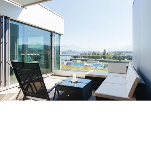 Penthouse Apartments Lakeside