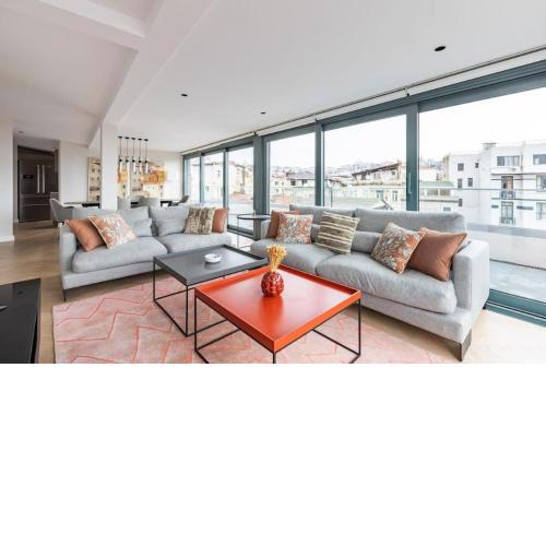 Penthouse Duplex 4br25bath Terrace Views! #258