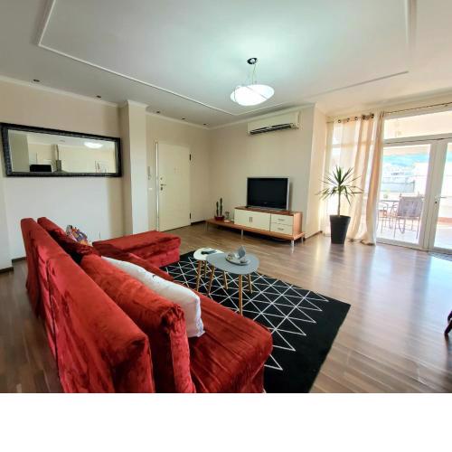 Penthouse Komuna Parisit