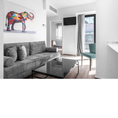 Penthouse Level 8