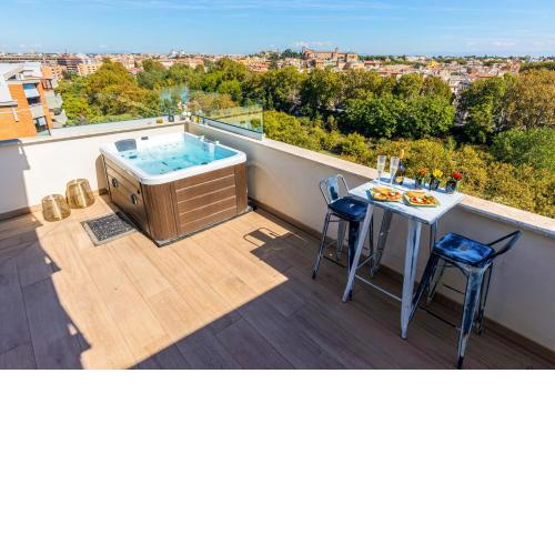 Penthouse with a panoramic rooftop in Trastevere