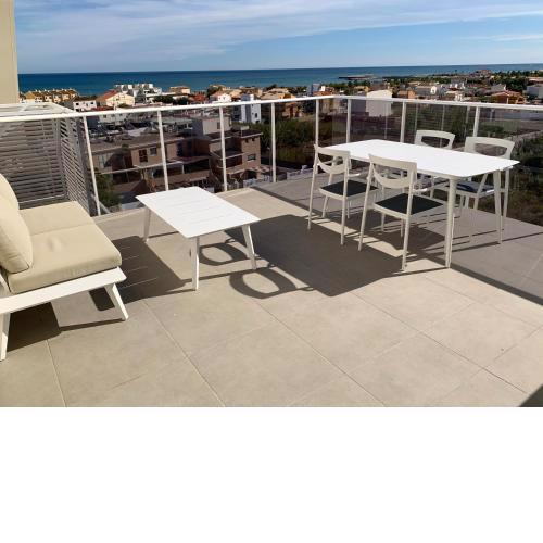Penthouse with panoramic sea view