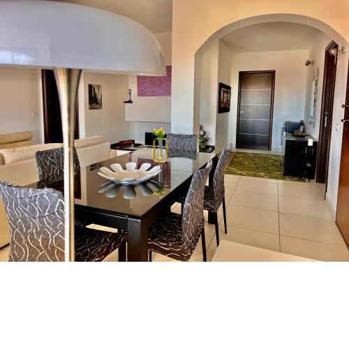 Peonia House