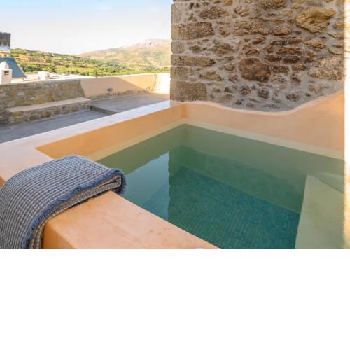 Pera Chorio - Dafni: Artist's stone house with countryside views