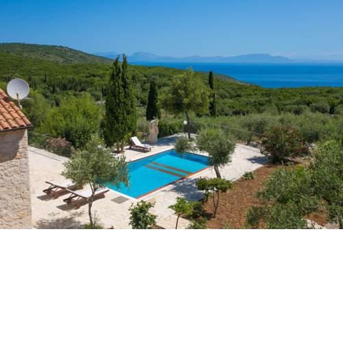 Perachori Villa Sleeps 4 Pool Air Con WiFi T604840