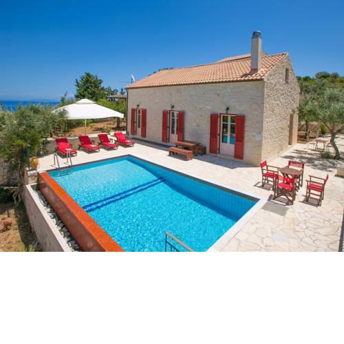 Perachori Villa Sleeps 4 Pool Air Con WiFi
