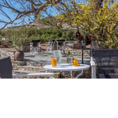Peratsi Country House