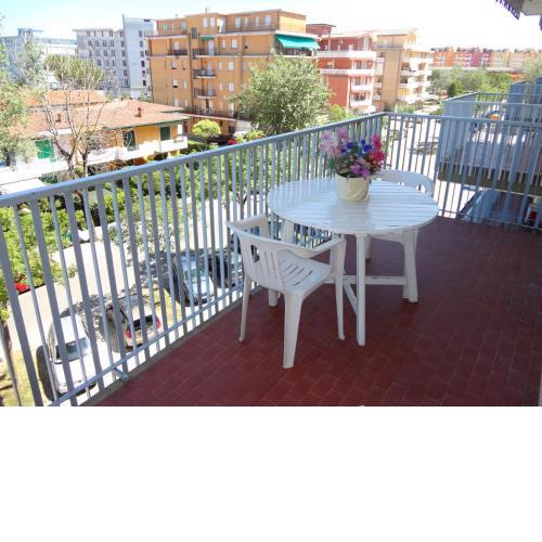 Perfect apartment with terrace for 5 people