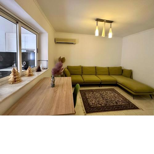 Perfect location! *Free parking* Near city center