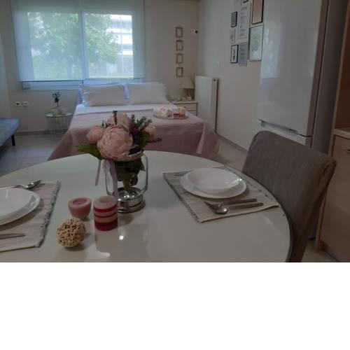 PERFECT LOCATION-SUNNY, CENTRAL, MODERN STUDIO APPARTMENT NEXT TO THE PARK OF MATSOPOULOS AND THE TRAIN STATION