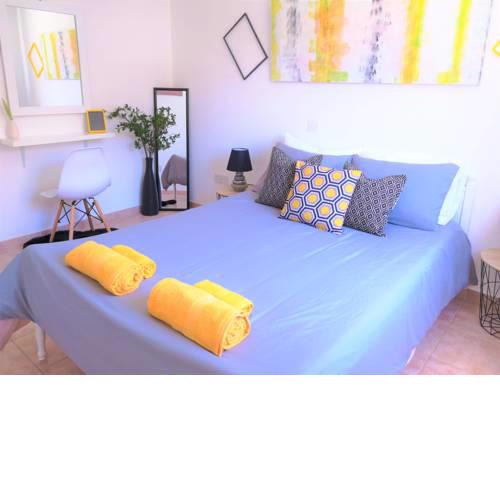 PERFECTLY LOCATED 2BDR/POOL+NEAR BEACH+FREE WiFi