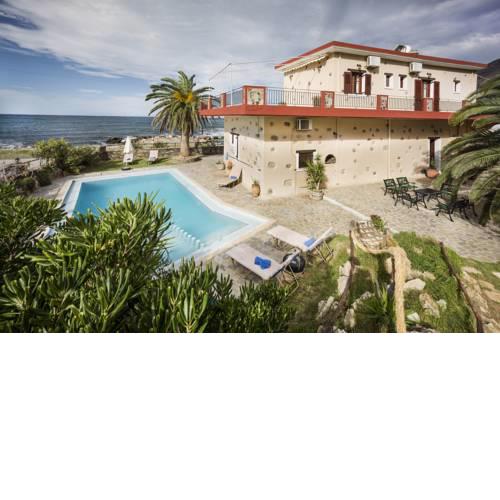Pericles Beach Villa
