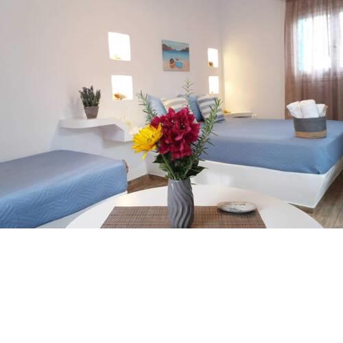PERIVOLI 1-CHORA(5min away from the center by car)