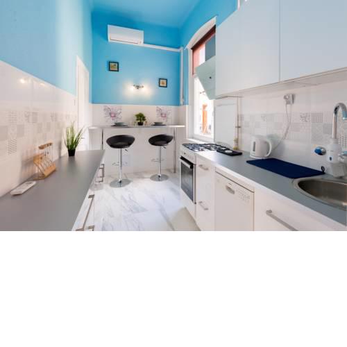 Peterdy 5 · Peterdy Apartment at City Park with AC