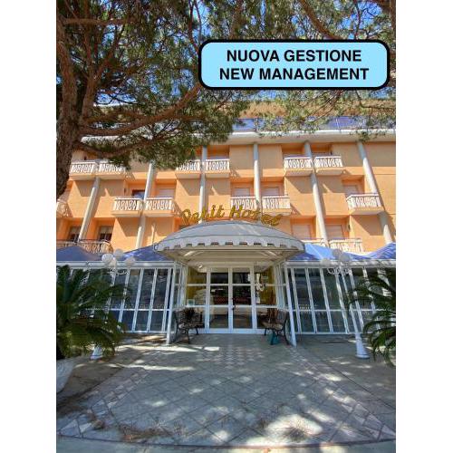 Petit Hotel