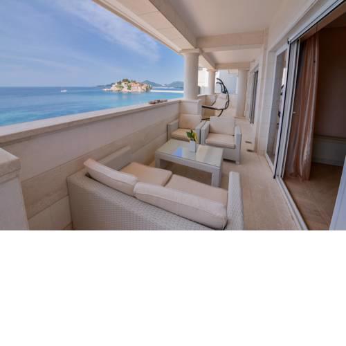 Petra's Beachfront Penthouse