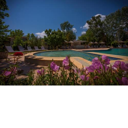 Petrino Suites Hotel