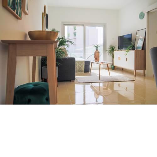 Phaedrus Living: City Centre Luxury Flat Esperidon 201