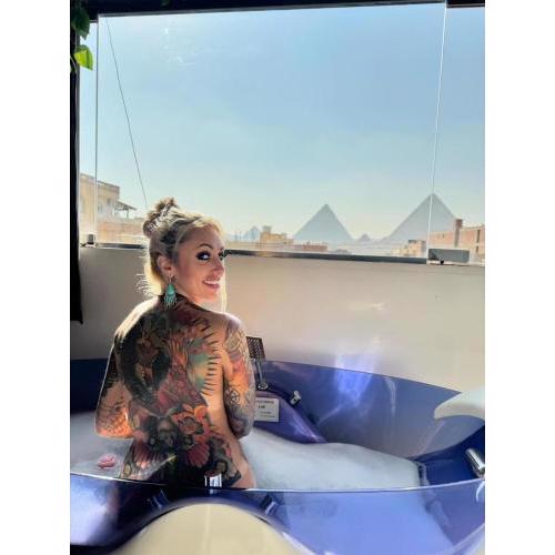 Pharaoh jacuzzi pyramids view