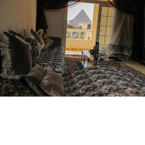 pharaohs pyramids view