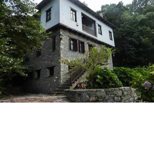 Phoevos' residence