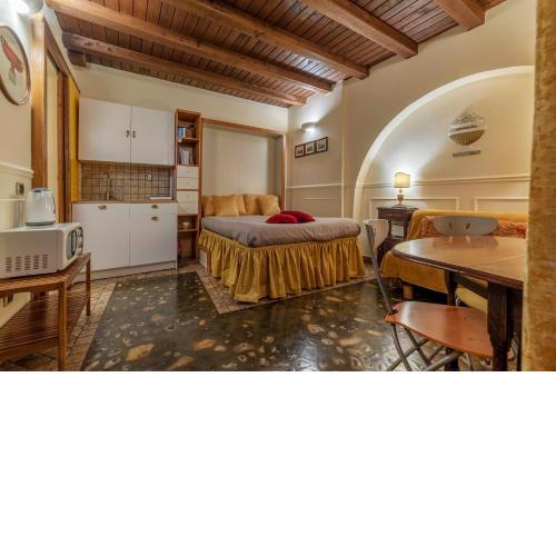 Piazza Navona Cozy and Central Studio