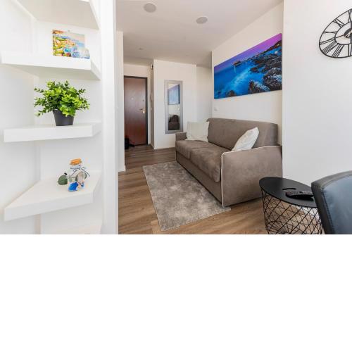 Piazza Salotto & Stazione Comfy Apartment