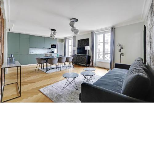 Pick A Flat's Apartment in Montmartre - Rue Lepic