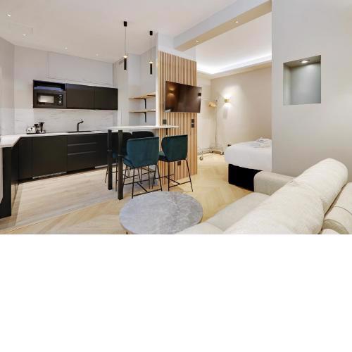 Pick A Flat's Apartment in Parc Monceau - Boulevard de Courcelles