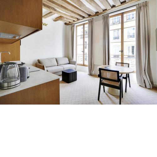 Pick A Flat's Apartments in Louvre - Rue Saint Honoré
