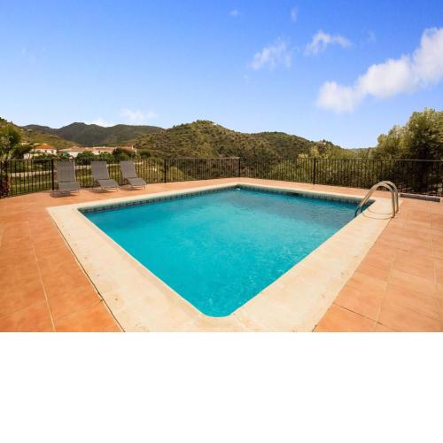 Picturesque Holiday Home in Andalucía with Private Pool