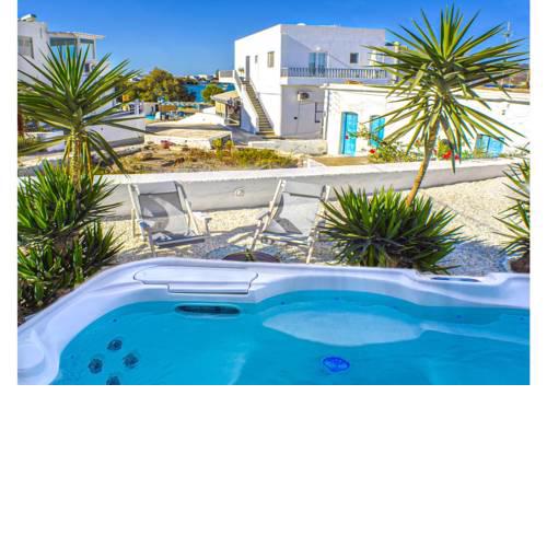 Pier's House Jacuzzi at Pollonia