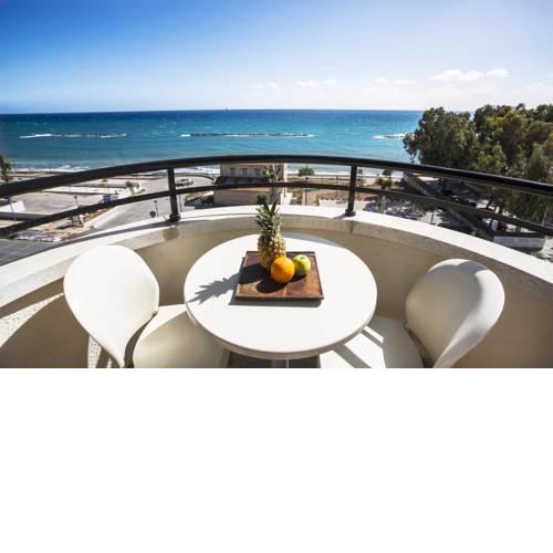 Pigeon Beach Hotel Apartments
