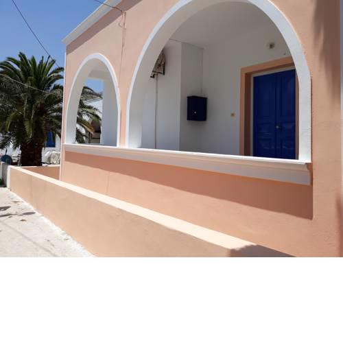 PINE HOUSE SANTORINI PERISSA 150 METERS FROM SEA.