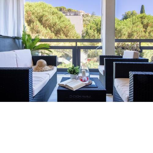 Pine Terrace Apartment