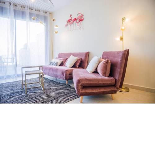 Pink y Marble Sea View Apartment