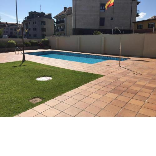 Piso con piscina al lado de la playa