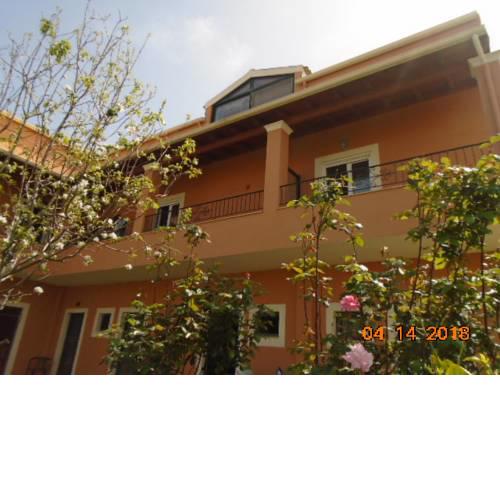 Pitsinis Studios & Apartments