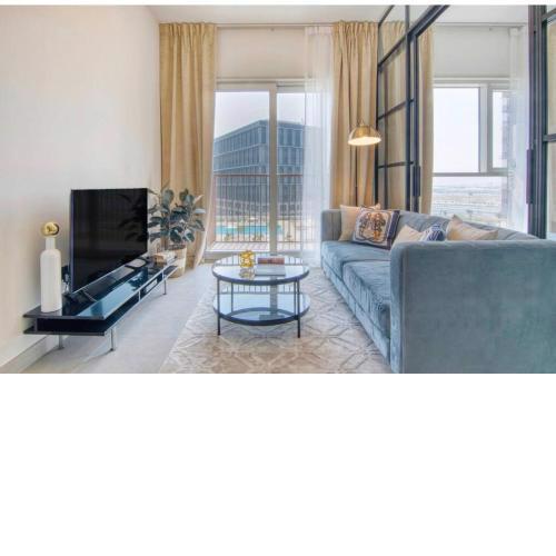 Place close to park, with space for work & ply 1br